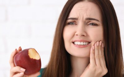 Why Do I Get a Toothache When I Bite Down? Understanding the Causes and Solutions